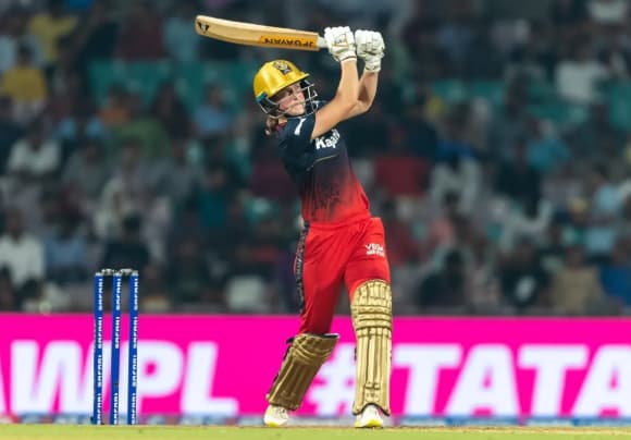 Ellyse Perry has scored 972 runs in just 25 matches