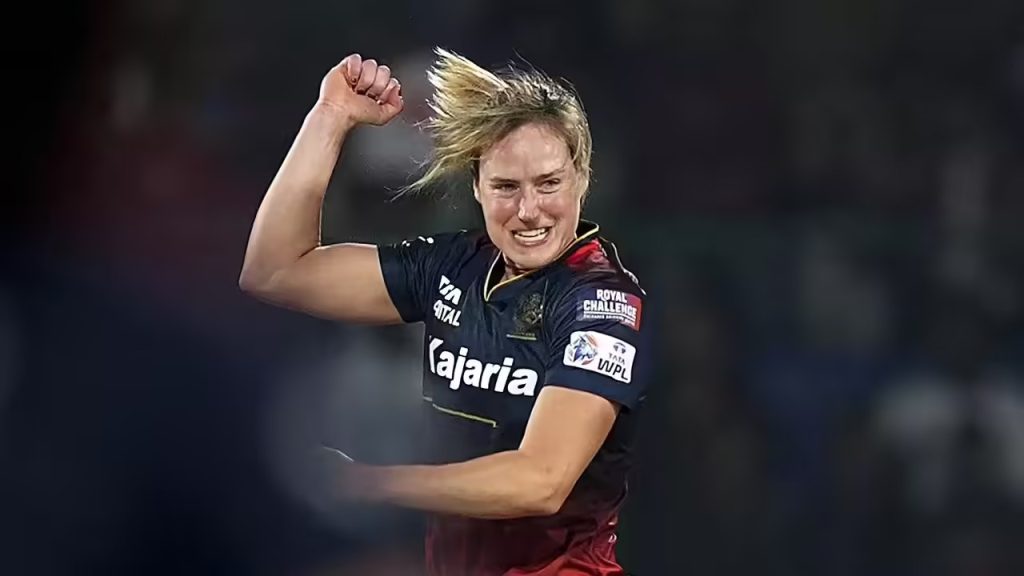 Ellyse Perry: 6/15 vs MI Women