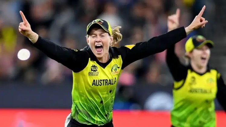 Australia Women - 184/4
