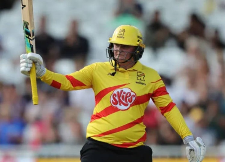 Bryony Smith - 17 Sixes Bryony Smith - 17 Sixes