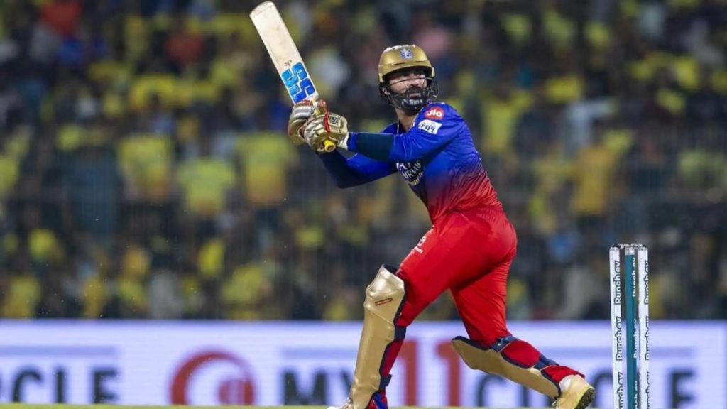Dinesh Karthik: 466 Fours