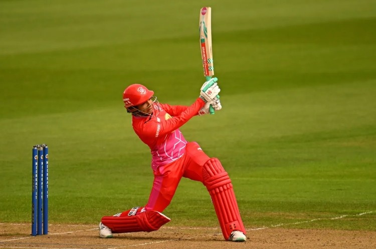 Sophia Dunkley - 16 Sixes Sophia Dunkley - 16 Sixes