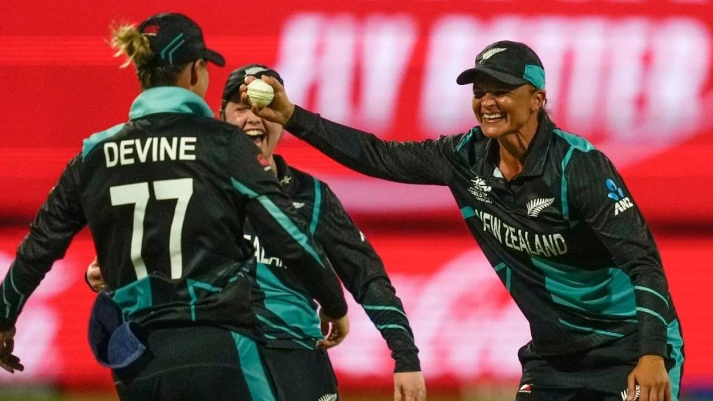 Suzie Bates (New Zealand) Suzie Bates (New Zealand)